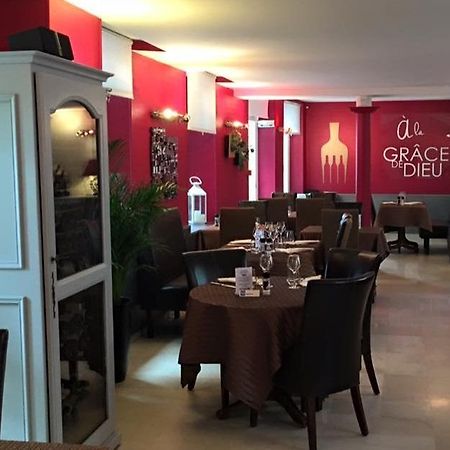Hotel A La Grace De Dieu Brie-Comte-Robert Exterior photo